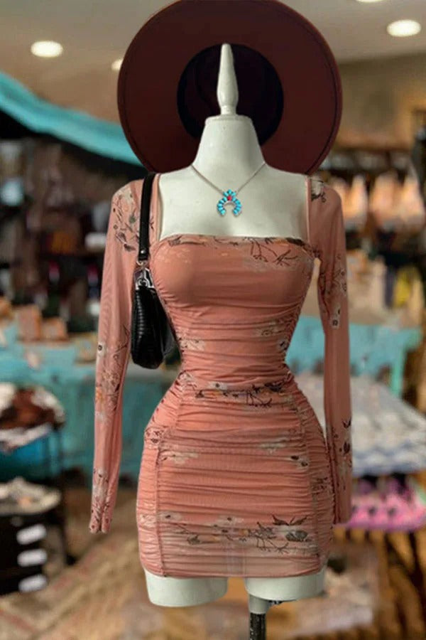 Hübsches Kleid mit Blumenmuster und quadratischem Ausschnitt