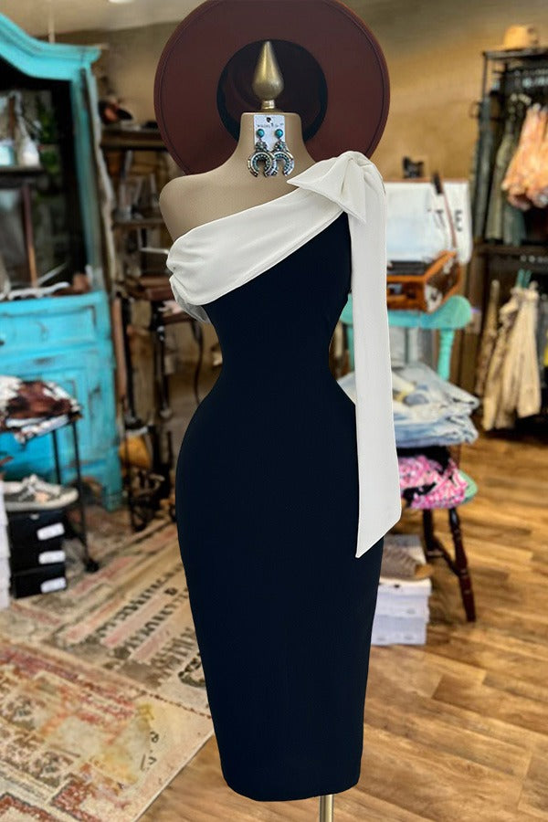 Contrast Color One Shoulder Bow Dress