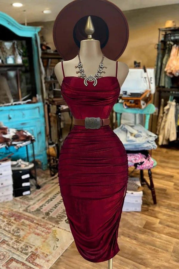 Robe fourreau en satin glamour