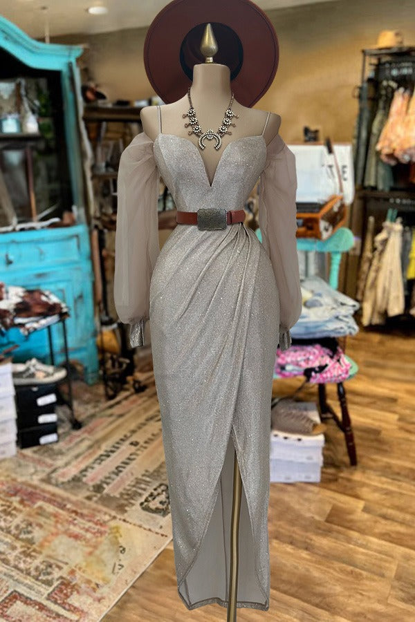 Robe à empiècements et paillettes avec manches en tulle