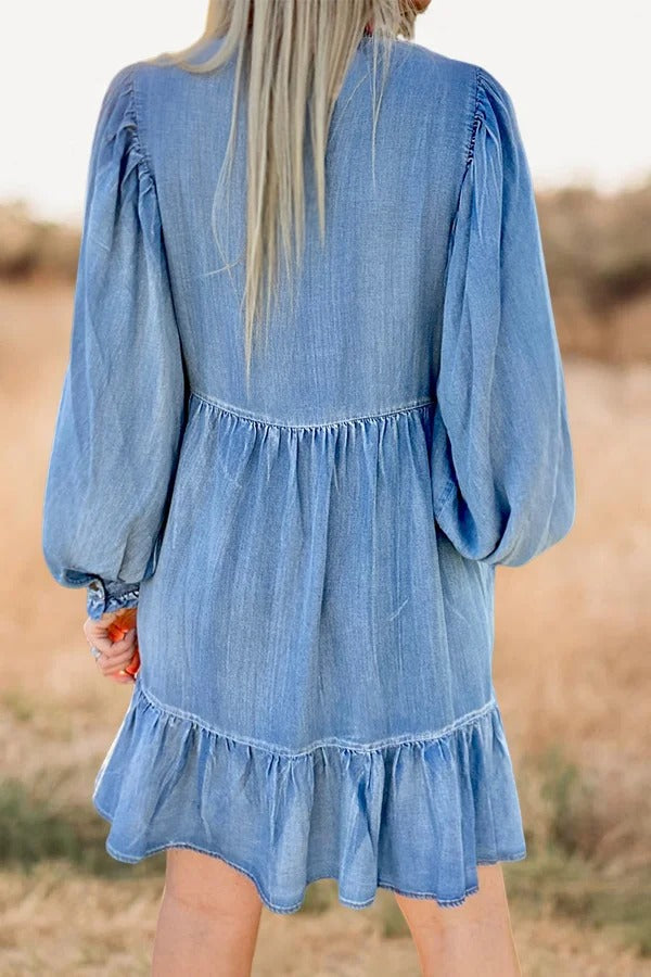 Robe en jean délavée vintage avec poches à volants