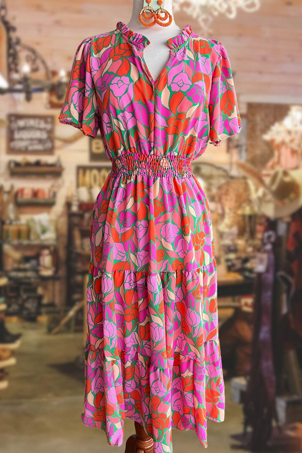 Plisseekleid mit Blumenmuster und Rüschen