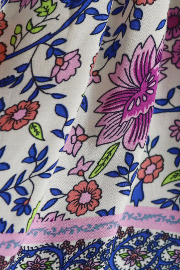 Schönes Boho-Kleid für den Tag