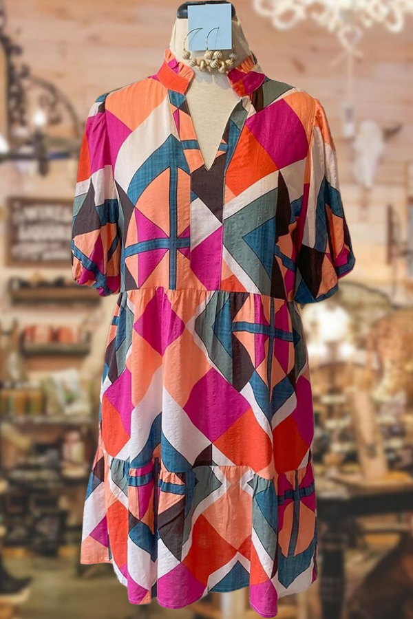 Rüschenkleid mit geometrischem Print