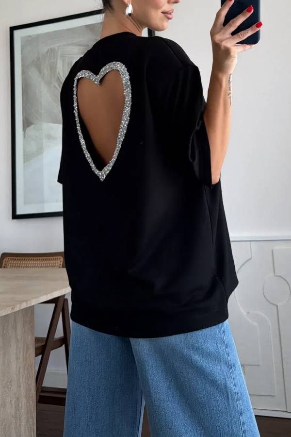 Oversized Short‑Sleeve T‑Shirt With Rhinestone Heart Cut‑Out Back
