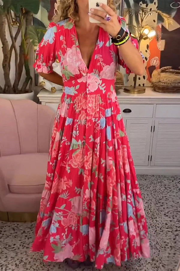 Kleid mit V-Ausschnitt und Tasche und Blumenmuster