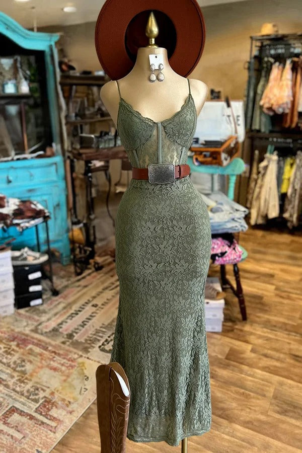 Wunderschönes Spitzenkleid mit Fischschwanz