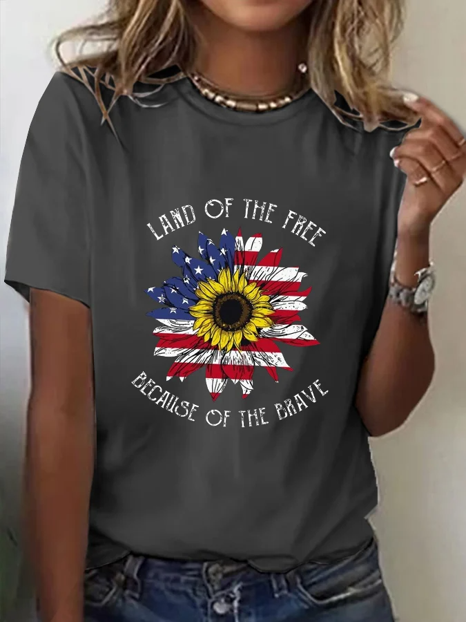 T-shirt décontracté imprimé « Land of the Free Because of the Brave » pour femme