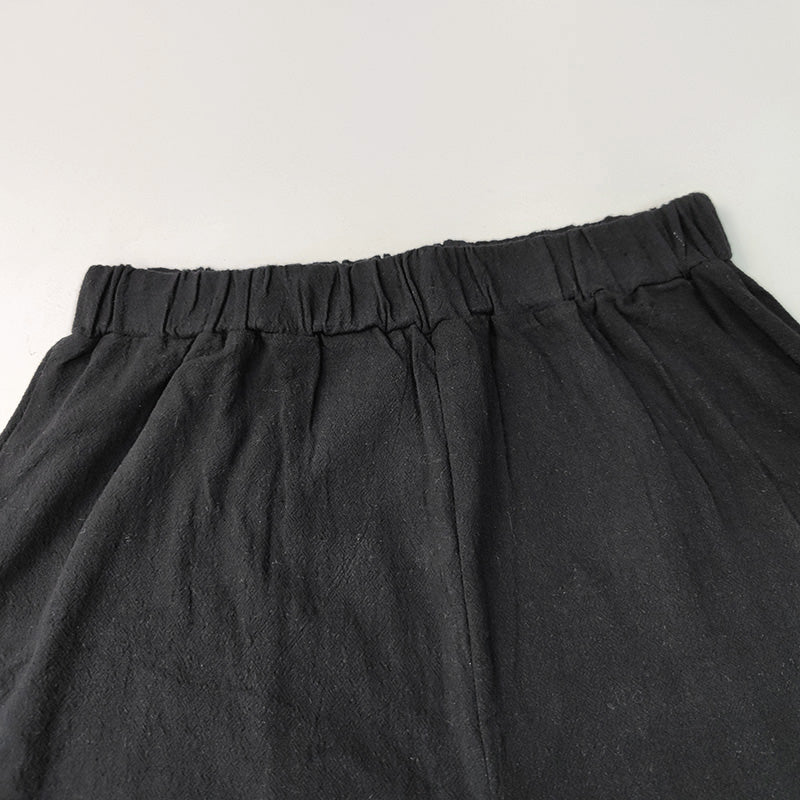Plissierte Hose mit weitem Bein und Rüschen
