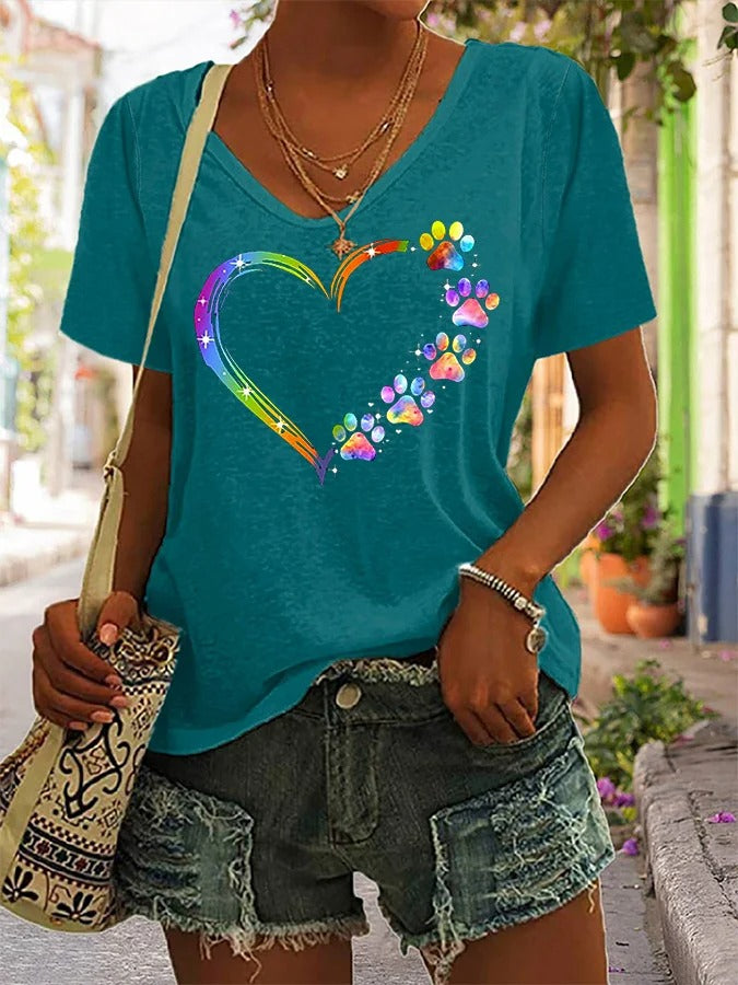 T-shirt col V à imprimé cœur et pattes coloré pour femme