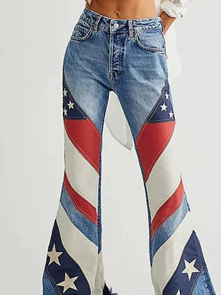 Lässige Denim-Patchwork-Jeans mit verwaschenem Raw Trim und Schlaghose