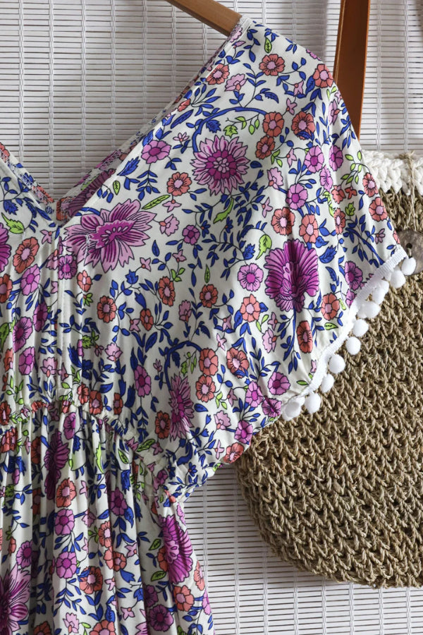 Schönes Boho-Kleid für den Tag