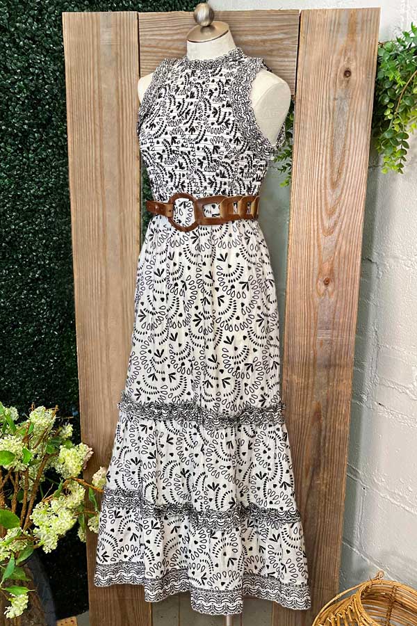 Robe longue à volants et smocks à imprimé abstrait