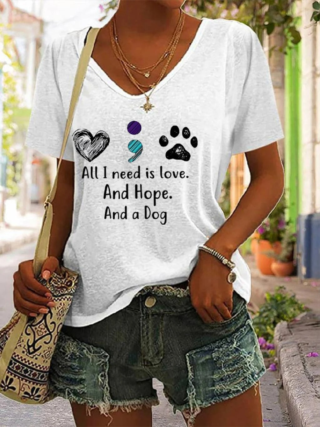 T-shirt col V imprimé pour femme « Tout ce dont j'ai besoin, c'est d'amour, d'espoir et d'un chien » pour la sensibilisation au suicide