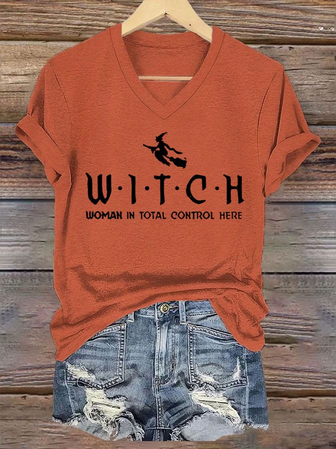 Women's Halloween Witch Woman In Total Control Herself Powherful Print T-Shirt