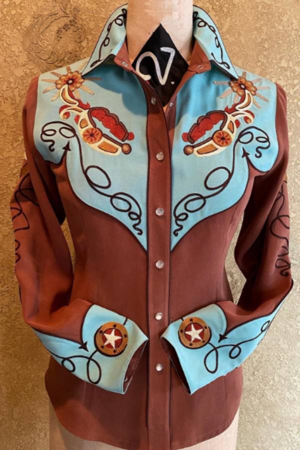 Hauts imprimés pour femmes