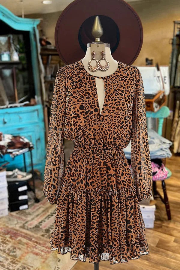 Robe élégante à découpes léopard