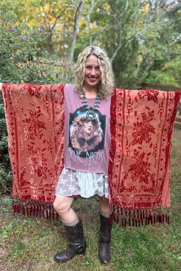 Stevie Nicks Print Tee & Velvet Kimono
