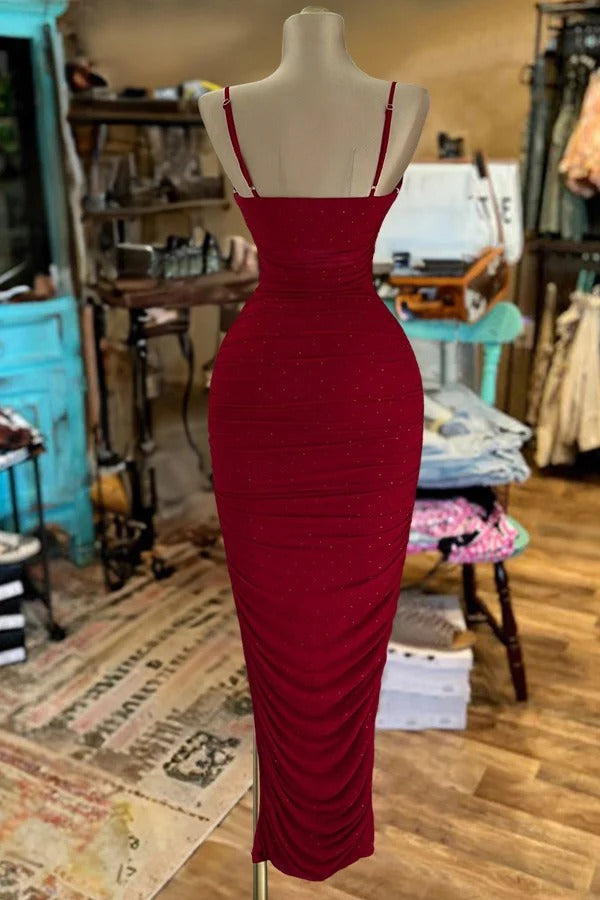 Robe à bretelles fendue avec strass