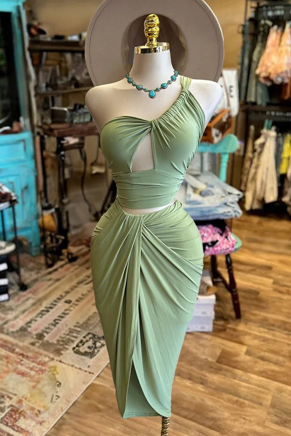 Beautiful Knotted Draped Cutout Set