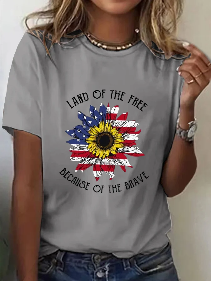 T-shirt décontracté imprimé « Land of the Free Because of the Brave » pour femme