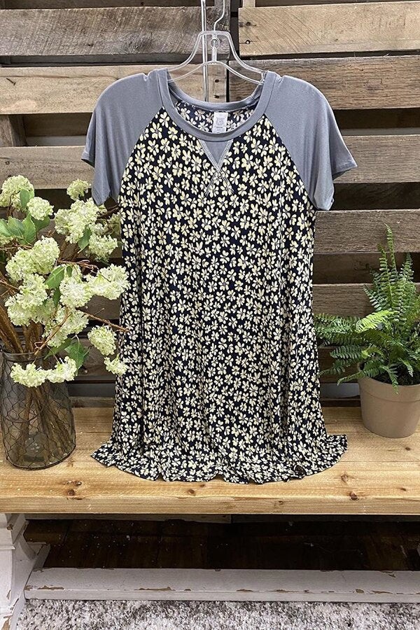 Short Sleeve Contrast Daisy Print T-shirt