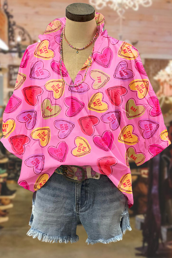 Chemisier à volants et col en V imprimé Candy Hearts