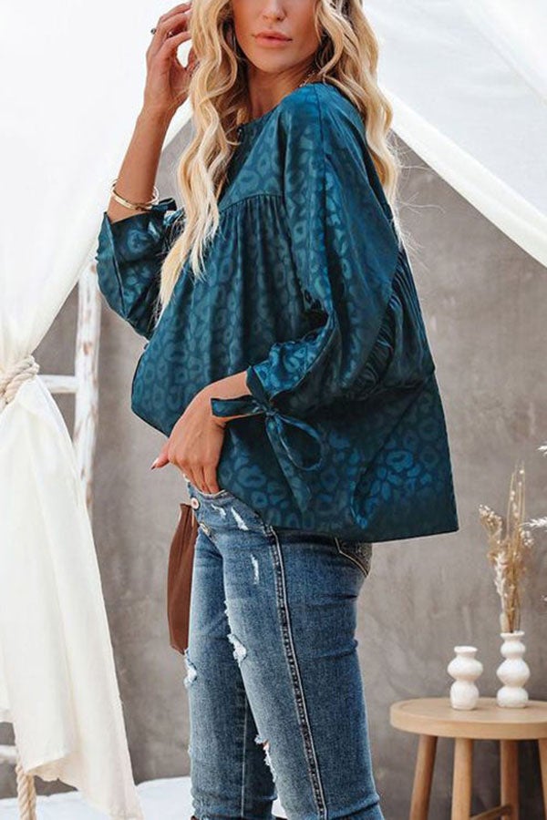 Haut en satin léopard