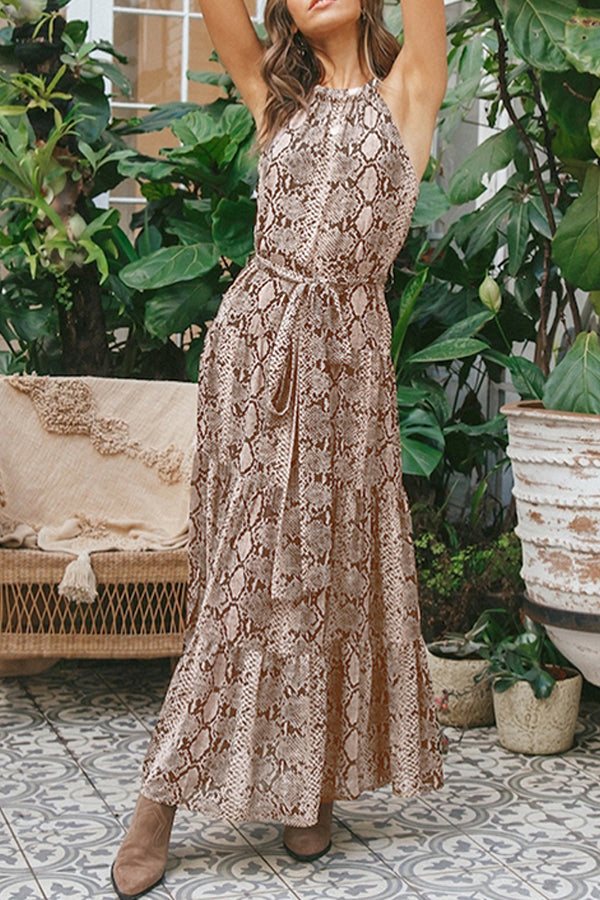 Elegantes Damenkleid mit Neckholder und Animalprint