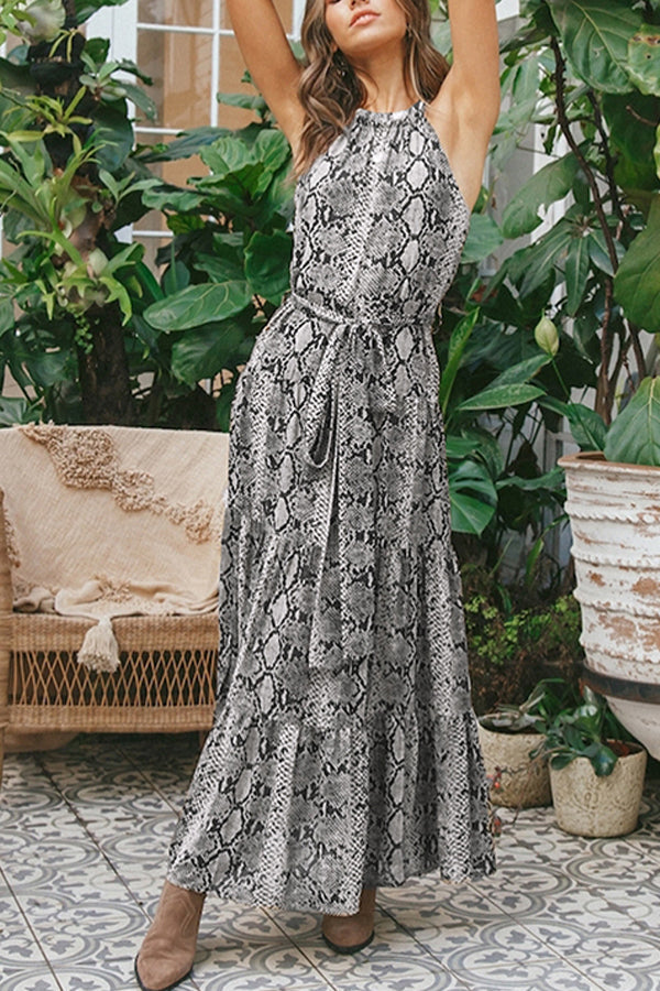Elegantes Damenkleid mit Neckholder und Animalprint