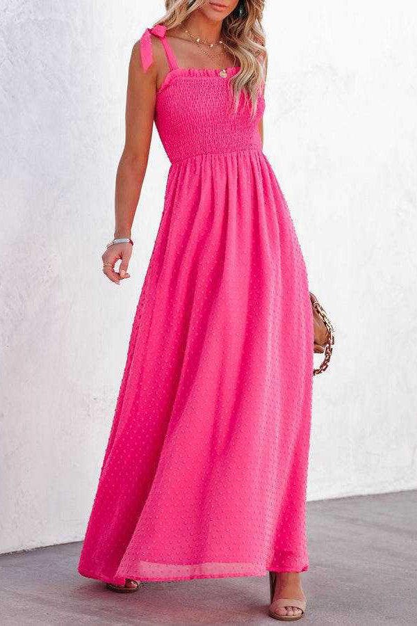 Libra – Gesmoktes Maxikleid mit Schweizer Punkten und Schlitz