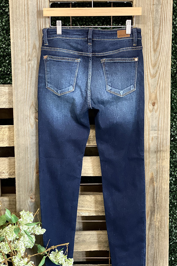 Lässige dunkle Jeans
