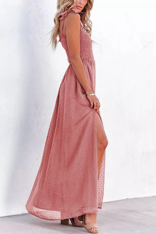 Libra – Gesmoktes Maxikleid mit Schweizer Punkten und Schlitz