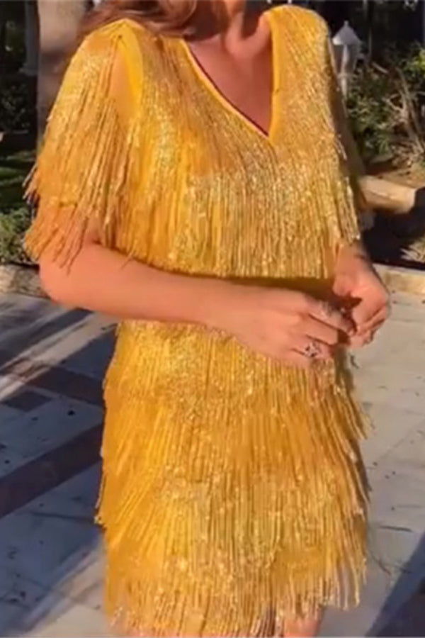 Kurzärmliges Kleid mit V-Ausschnitt und Fransen-Midirock