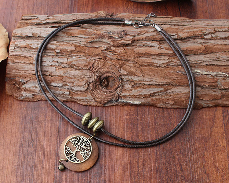 Collier vintage en bois avec chaîne de pull