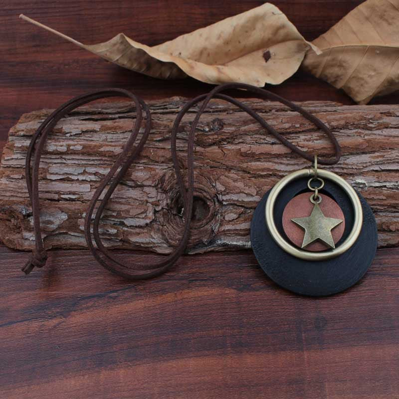 collier pendentif étoile en bois chaîne de pull
