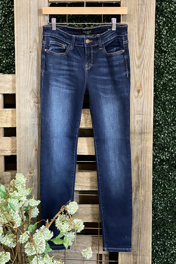 Lässige dunkle Jeans