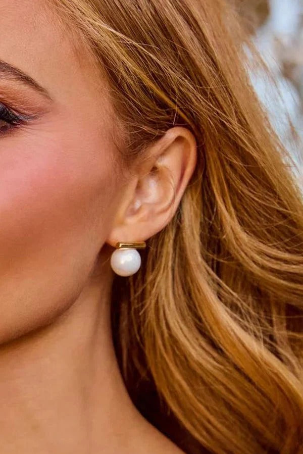 Minimalist Balance Beam Pearl Earrings