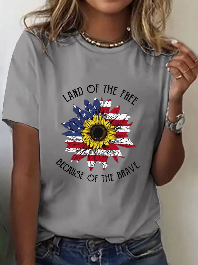 Women's Land Of The Free Because Of The Brave Print Casual T-Shirt